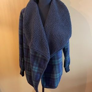 Cozy Abercrombie and fitch Cleese cardigan